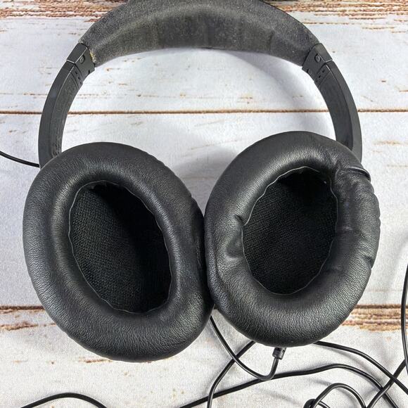 Bose QuietComfort 15 On-Ear Headphones Noise Cancelling Tested - Picture 5 of 7
